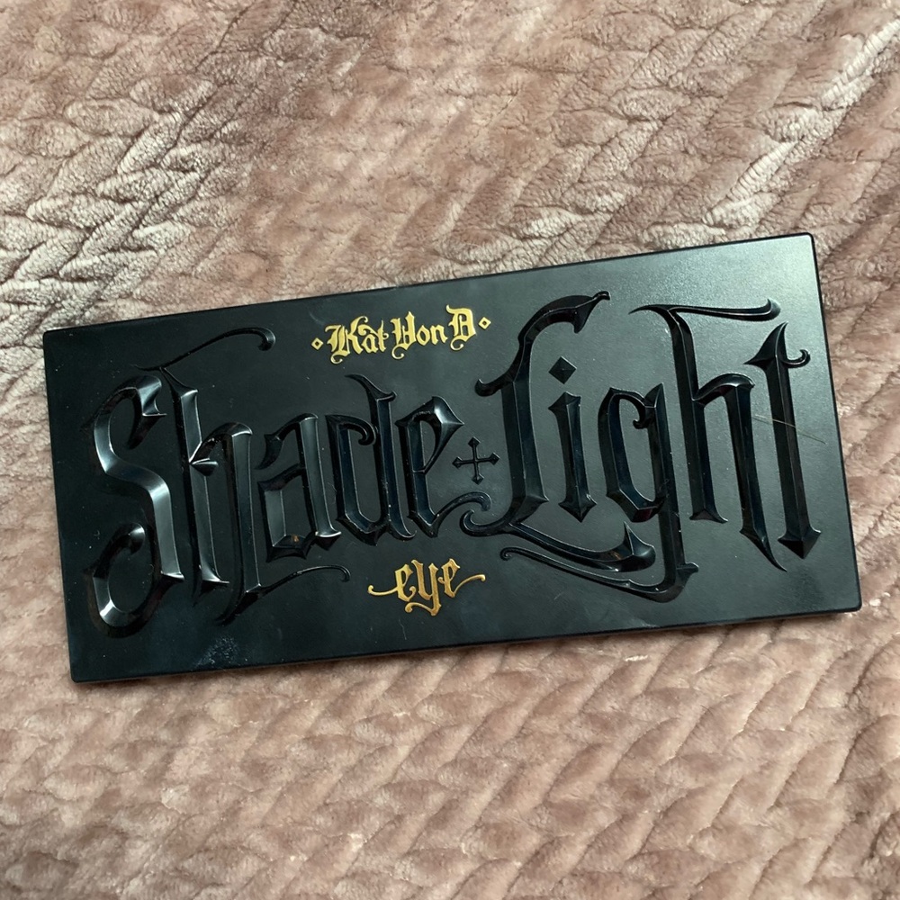 Kat Von D eye shadow palette new